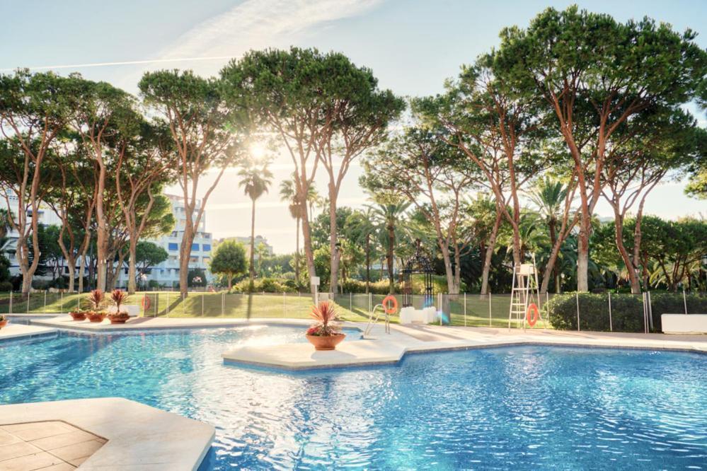 Playas Del Duque, Puerto Banus, Golf .Playa Y Compras Apartment Marbella Ngoại thất bức ảnh