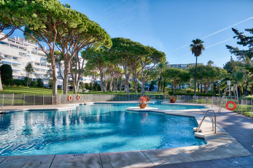Playas Del Duque, Puerto Banus, Golf .Playa Y Compras Apartment Marbella Ngoại thất bức ảnh